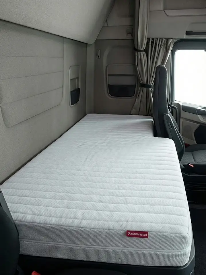 truckermatras met een inkeping